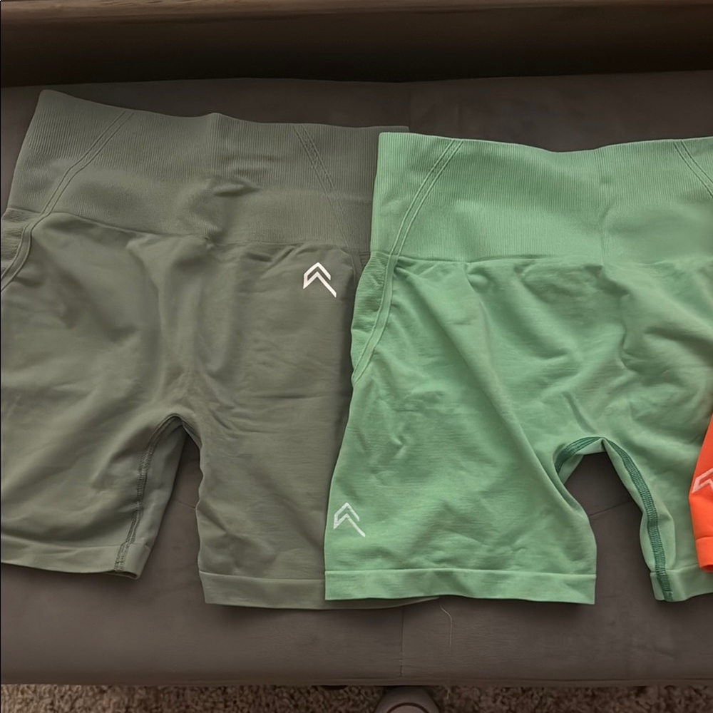 BRAND NEW (Without tags) Green and Olive Effortless Seamless Shorts